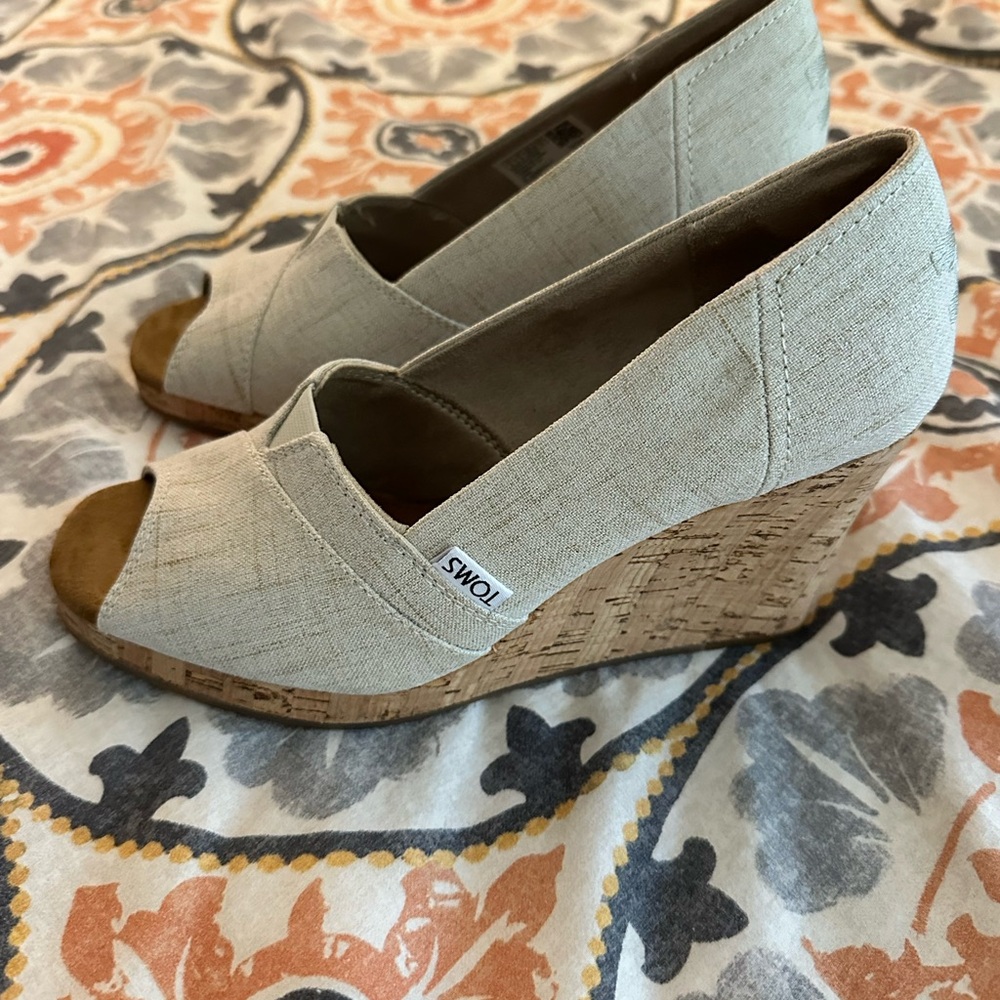 TOMS Women's Cream Wedge Shoes